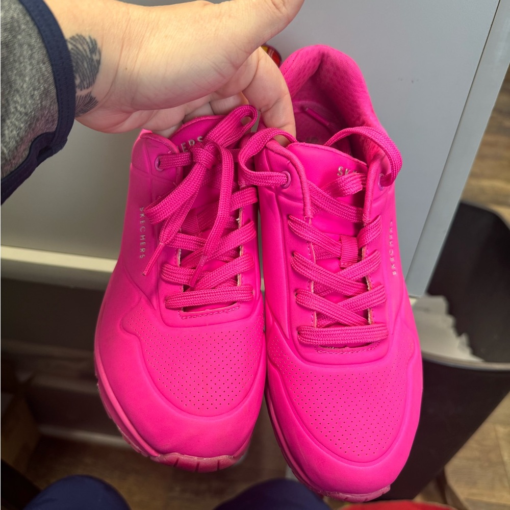 Hot pink Skechers size 7.5